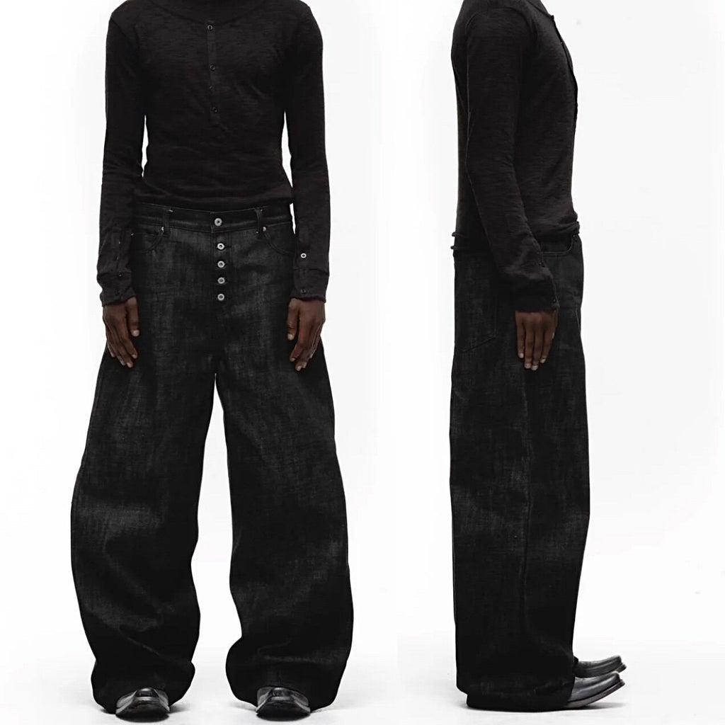 Curved 3D tailored loose-fitting jeans