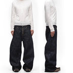 Curved 3D tailored loose-fitting jeans